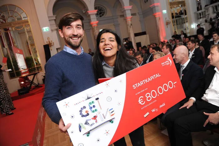 Mit dem Get active Social Business Award von Coca Cola wurde das Siegerprojekt 2016, Refugeeswork.at von Fatima Almukhtar und Dominik Beron, mit Euro 80.000 ausgezeichnet.