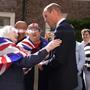 Ein Thronfolger zum Anfassen: Prinz William am Dienstag in Newcastle