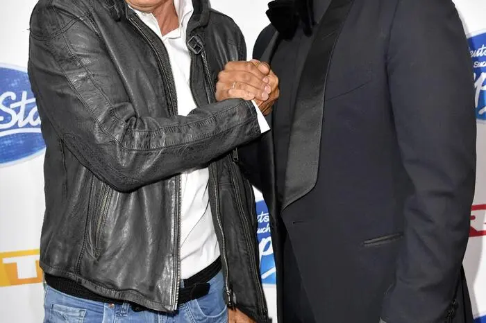 Doch auch Juroren sorgten bei DSDS bereits für Aufsehen. Bestes Beispiel: Xavier Naidoo. In Staffel 17 katapultierte sich der stimmgewaltige „Querdenker“ mit Videos, in denen er teils rassistische Bemerkungen von sich gab, ins Aus.