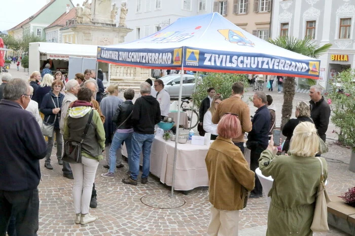 Zahlreiche Interessierte hatten sich aus diesem Grund am Samstagvormittag am Hauptplatz der Herzogstadt eingefunden. 