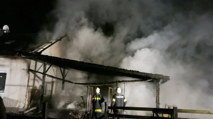 In den frühen Morgenstunden gegen 1 Uhr musste die Stadtfeuerwehr zu einem Brand nach Holzschlag ausrücken.