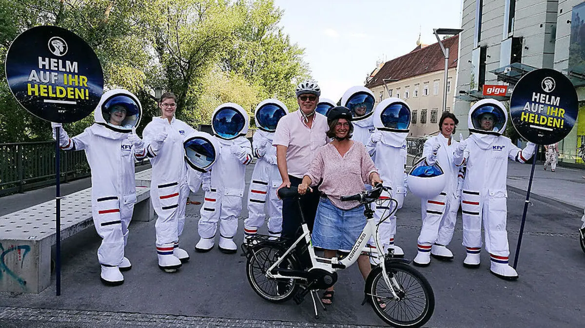 Helm auf, findet Verkehrsstadträtin Elke Kahr (KPÖ)