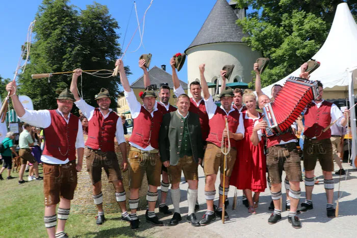 Weiters gab es eine tolle Vorführung von den „Hopfgartner Goassl Schnoltzern“ aus Tirol unter ihrem Obmann Simon Manzl.