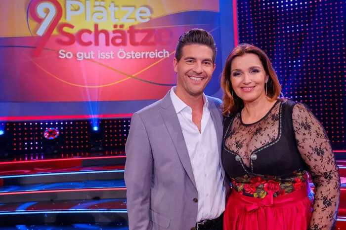 Moderator Norbert Oberhauser (im Bild mit Kollegin Barbara Karlich) verrät: „Als man mich gefragt hat, musste ich zuerst laut lachen. Denn wer mich kennt, weiß, dass Tanzen sicher nicht meine Stärke ist."