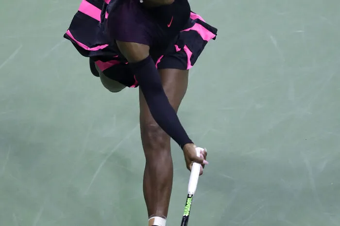 Serena steht aber nicht nur für Power-Tennis und Erfolge am Fließband, sondern auch für außergewöhnliche, bunte bis schrille Outfits.