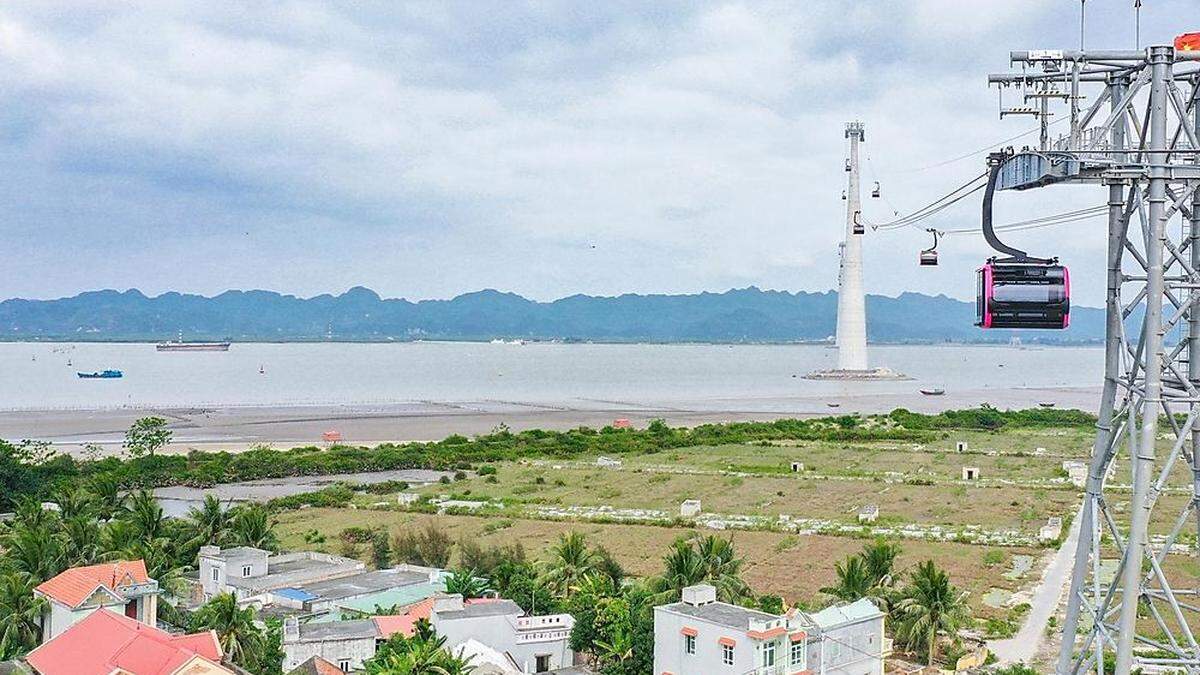 ++ HANDOUT ++ DOPPELMAYR-SEILBAHN IN VIETNAM