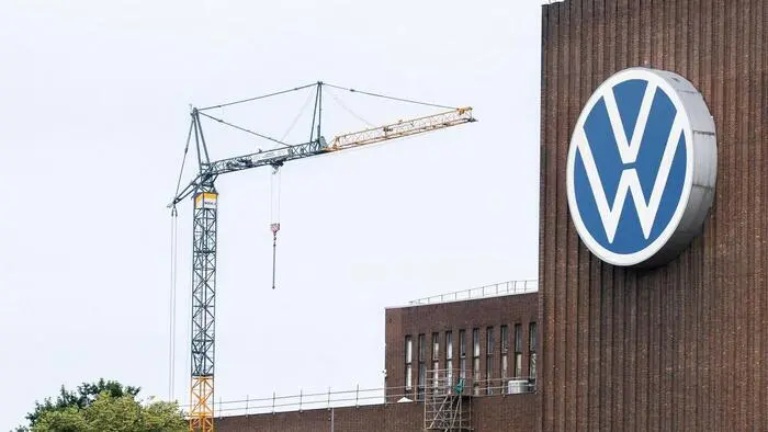 Im Volkswagen-Konzern stehen vier deutsche Werke auf der Kippe