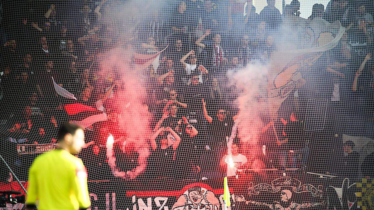 Nach dem Fußballspiel kam es im Bereich des Stadionplatzes zu einer Schlägerei 