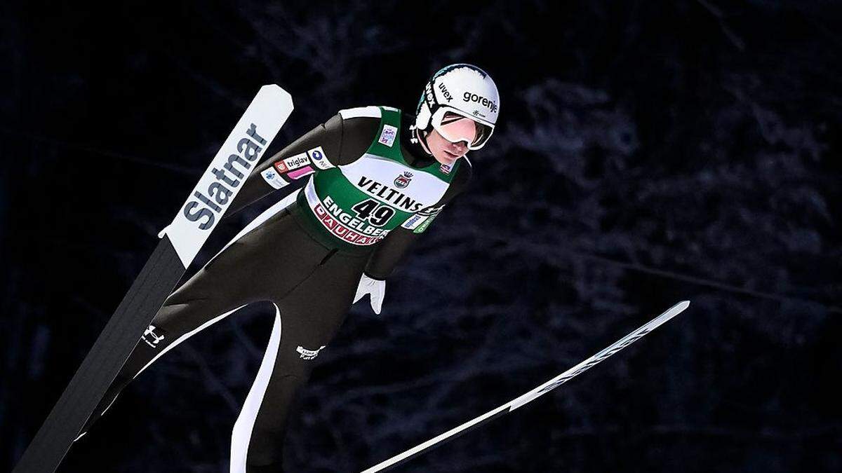 Anze Lanisek sprang in Engelberg zum Sieg