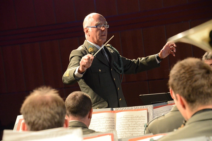 Kapellmeister Sigismund Seidl in Aktion.