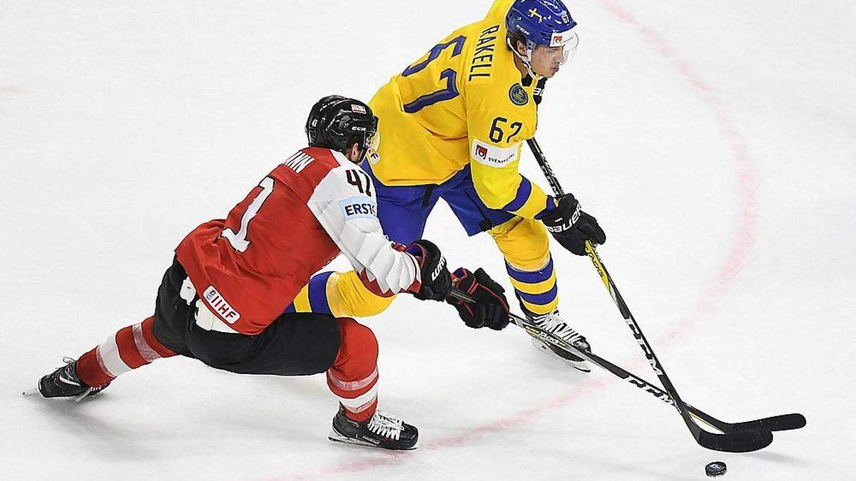 Mann des Spiels Schweden-Topscorer Rickard Rakell (rechts)