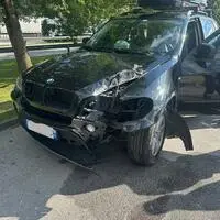 Der Wagen des Franzosen wurde beschädigt