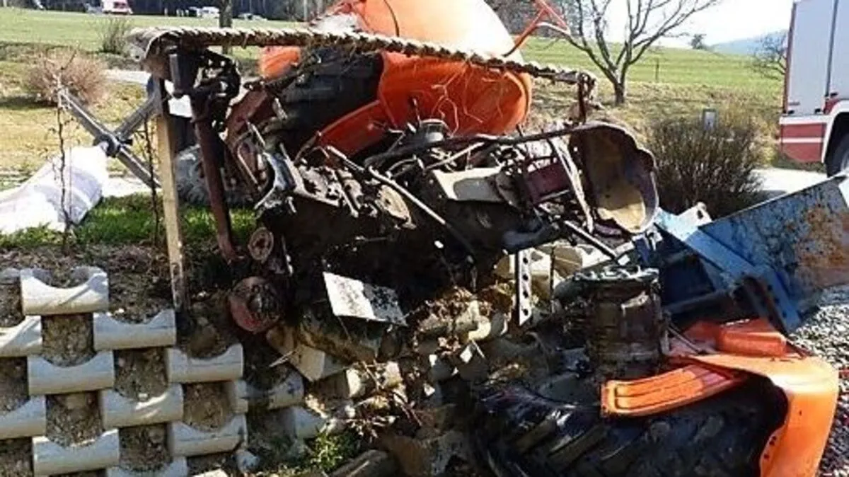 Ein Unfall vonzu vielen - in Vorau. Der Lenker wurde lebensgefährlich verletzt