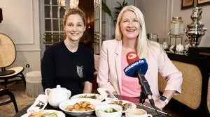 Ö3-Moderatorin Claudia Stöckl frühstückt mit der Sachbuchautorin Giulia Enders