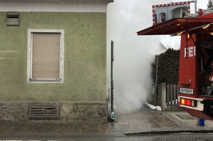Klicken Sie sich durch die Fotos des Feuerwehreinsatzes!