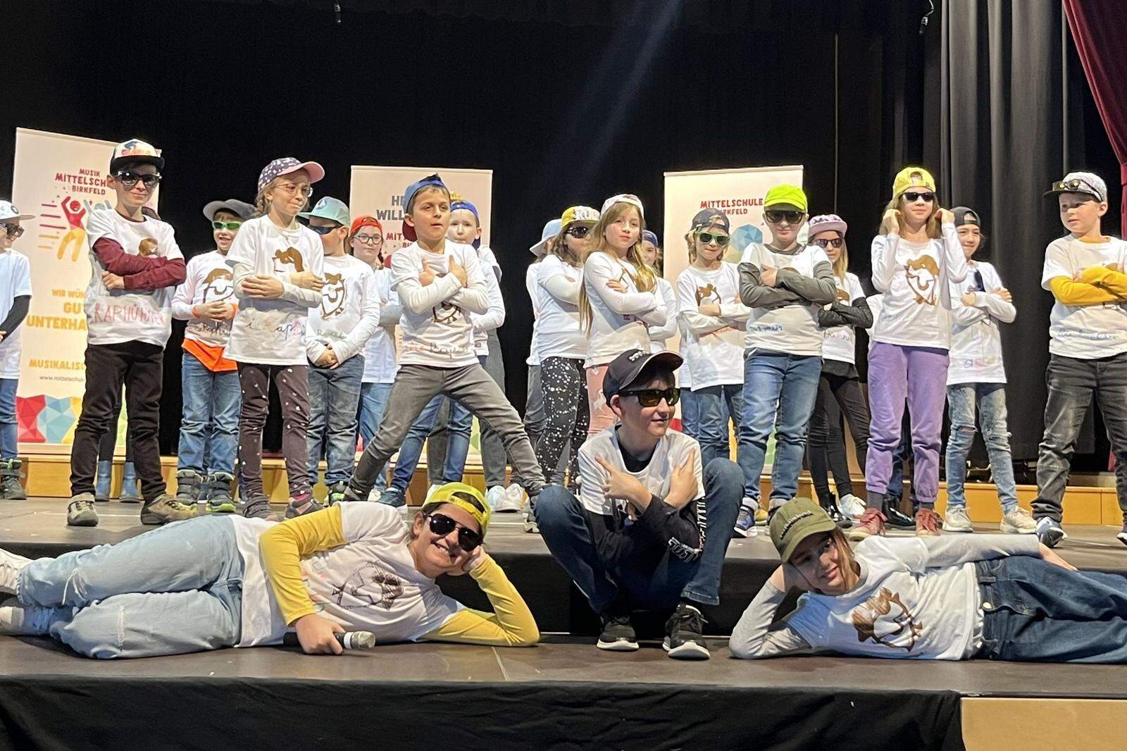 Die Rap-Hühner der Volksschule Flattendorf sorgten für einen coolen Auftritt