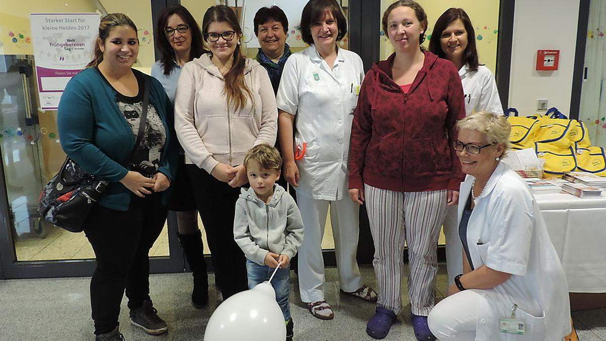 In Leoben werden die Frühchen nachbetreut. So will man die Trennung von Mutter und Kind kompensieren