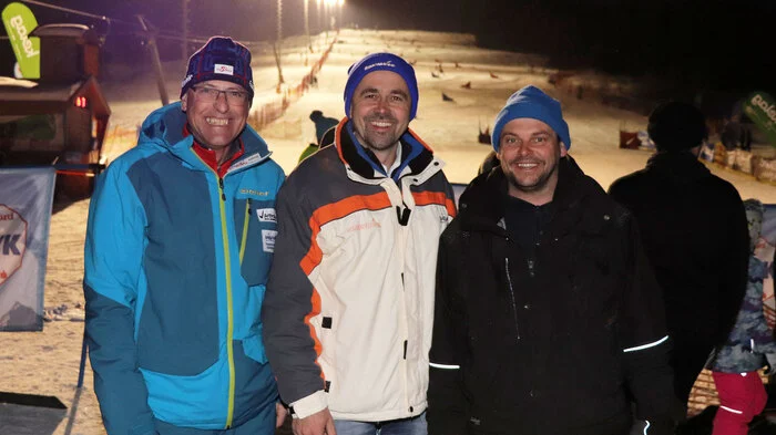 Gesehen wurden beim FIS Parallel Snowboard Race auf der Simonhöhe: Raimund Berger, Präsident des Kärntner Skiverbandes, Bürgermeister Dietmar Rauter und der Betriebsleiter Johann Sabitzer (von links).