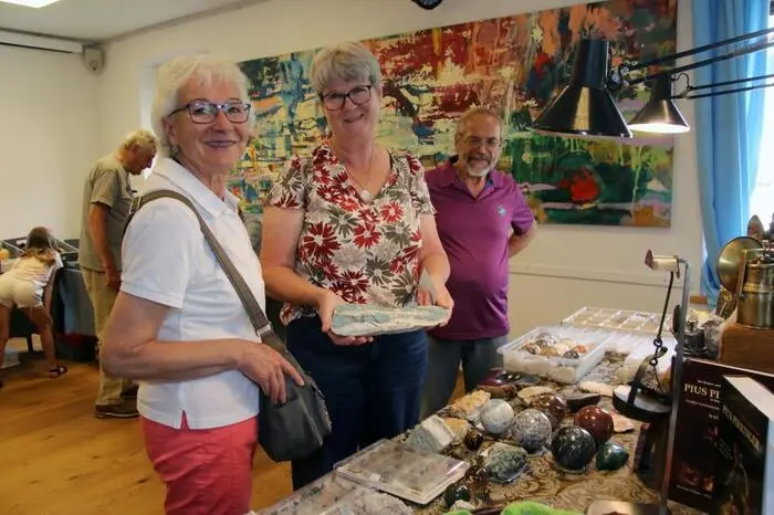 Organisiert vom Pädagogen und Mineralienkundler Hans Eck, der selbst nicht dabei sein konnte, fand dort bereits zum zehnten Mal die Weststeirische Mineralienbörse statt.