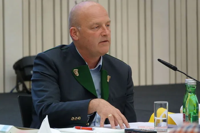 Trinker nahm den Beschluss zum "Bäderschilling" von der Tagesordnung...