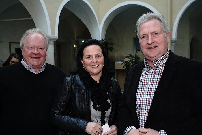 Walter Steiner mit den Eltern von Chorleiterin Theresa Pucher