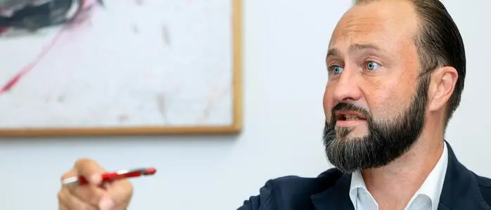 Max Lercher an die Bundes-SPÖ: „Was wir abliefern, ist zu wenig. Ein Parteichef, der muss die Partei ziehen.“ 