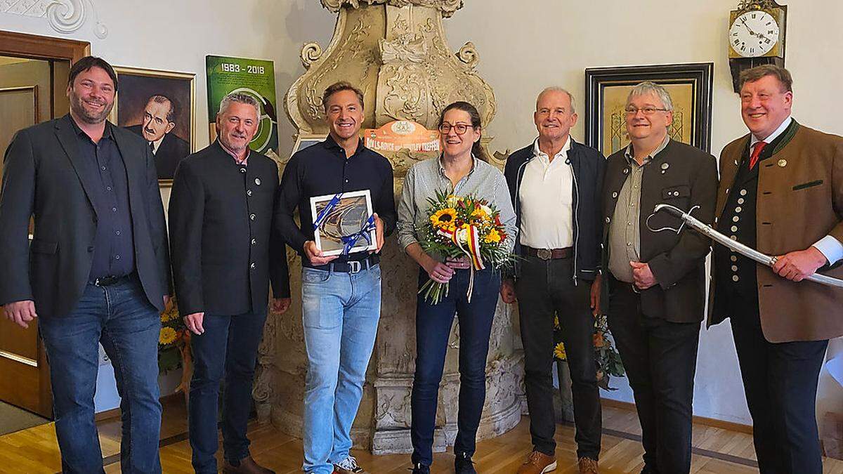 Tourismusobmann Peter Unterzaucher, Vizebürgermeister Claus Faller, Moderator Hans Knauß, Regisseurin Elisabeth Eisner, Helmut Unterasinger, Hubert Rudiferia, Bürgermeister Josef Jury