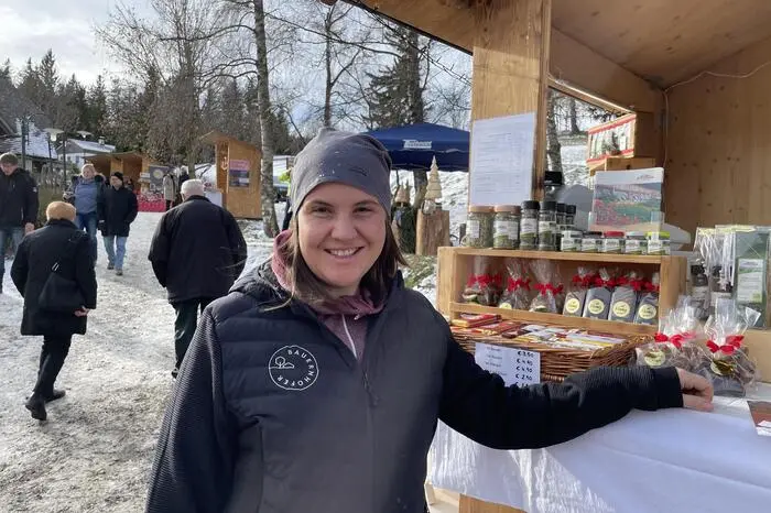 Organisatorin ist Bianca Bauernhofer vom gleichnamigen Hotel. 
Sie erzählt: „Wir machen den Markt heuer zweimal, weil der Andrang immer groß ist und der Aufwand beim Aufbau sich so besser auszahlt. 