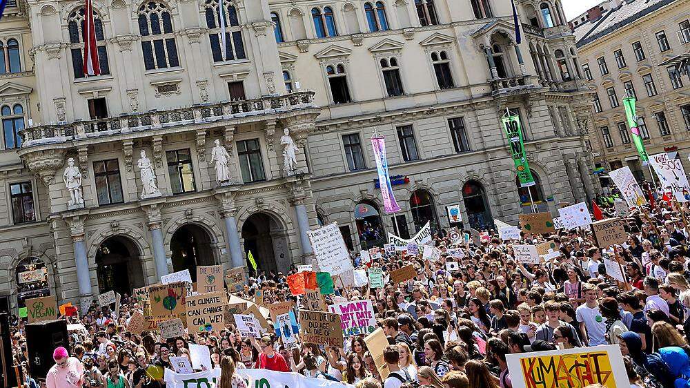 Fridays for Future-Demo in Mai am Grazer Hauptplatz