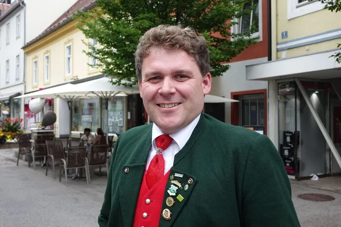 Thomas Lang, Kapfenberg: Keine Online-Besprechungen mehr und dafür einem anderen direkt in die Augen schauen, dass ich mich einmal darüber freue, hätte ich auch nicht für möglich gehalten. Außerdem darf der Trachtenverein Roßecker wieder mit den Tanzproben für Kinder durchstarten. Die sind bis jetzt auf Eis gelegen. Momentan stimme ich mich noch mit der Bezirkshauptmannschaft ab, aber es schaut gut aus.