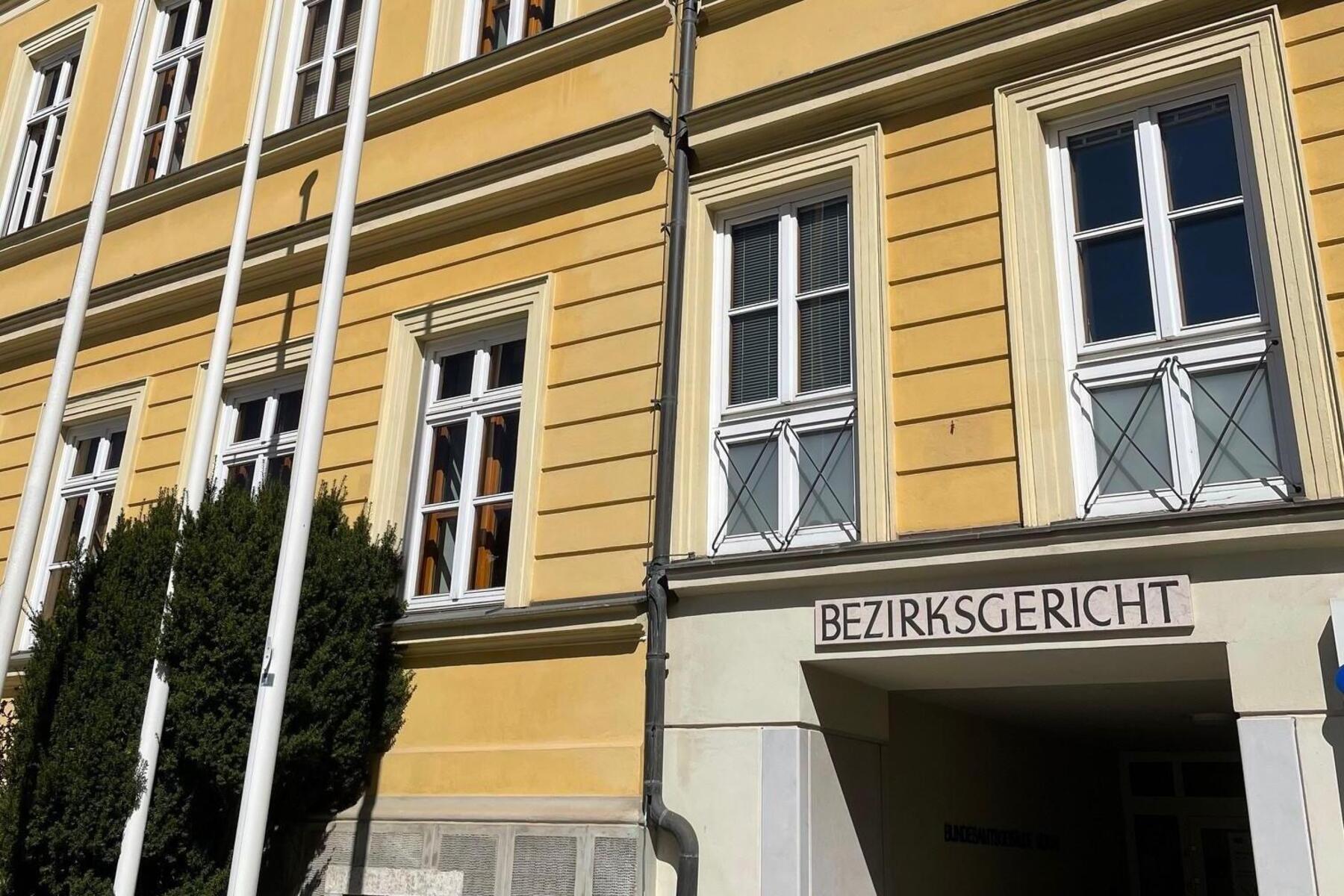 Bezirksgericht Murau: Kann man einen Stapler stehlen, der einem gehört?