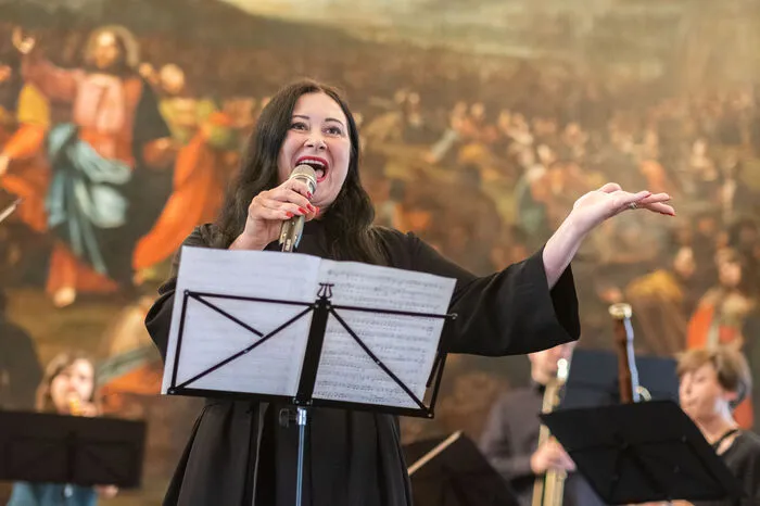 ...und Sängerin Irina Karamarković