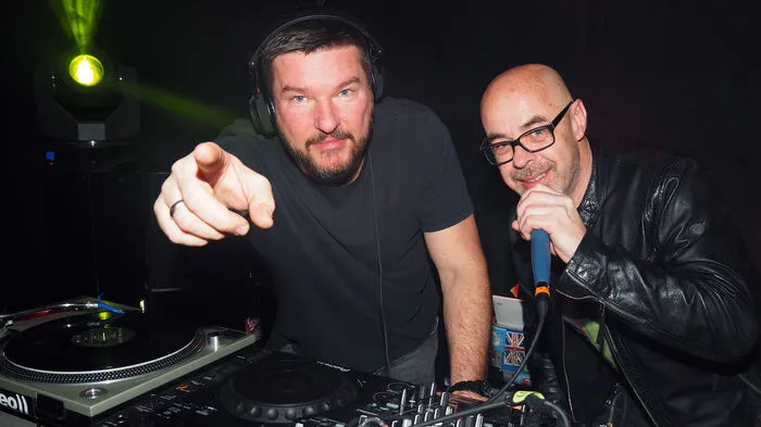 Auch wer älter als 30 Jahre ist geht mitunter gerne zum Tanzen in einen alternativen Club. Am Samstag schmiss der Klagenfurter Club Stereo seine erste Ü-30-Party.