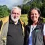 Auf der Jochalm wurde der Gailtaler Almkäse angeschnitten: Franz Fischler und Elisabeth Buchacher