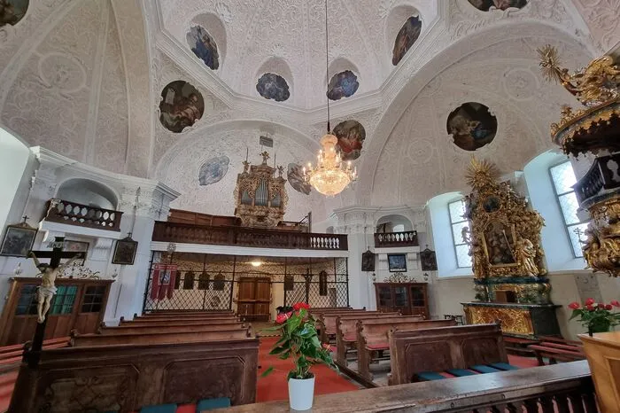 Der Altarraum