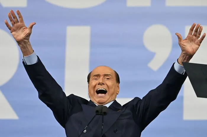 "Keiner Minister ist so gut bestückt wie ich!". Immer wieder äußerte sich Berlusconi anstößig.
