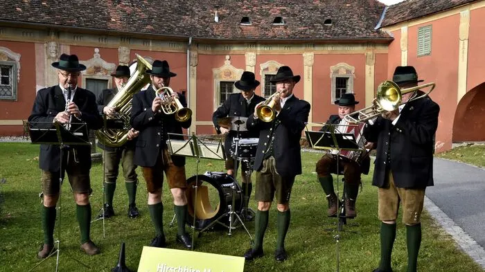 Mehr als 5000 Natur- und Wanderbegeisterte kamen nach Pöllau zum ORF Radio Steiermark Wandertag rund um die Hirschbirne
