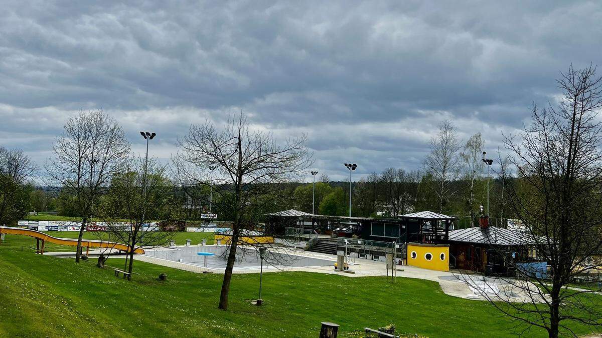 Für Kantine und Kassa im Freibad St. Peter am Ottersbach werden neue Pächter gesucht