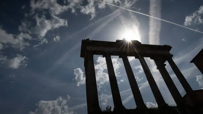 Überreste vom Tempel des Saturn auf dem Forum Romanum in Rom