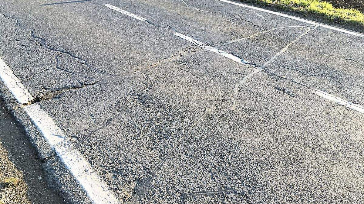 Die desolate Fahrbahn der Granitztal Straße