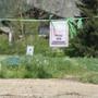 Unter der handschriftlichen Androhung einer „Besitzstörungsanzeige“ verweigert der Grundbesitzer die Nutzung des Kirchwegs