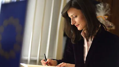 EU-Kommissarin Mariya Gabriel trug sich in das Ehrenbuch des Landes ein