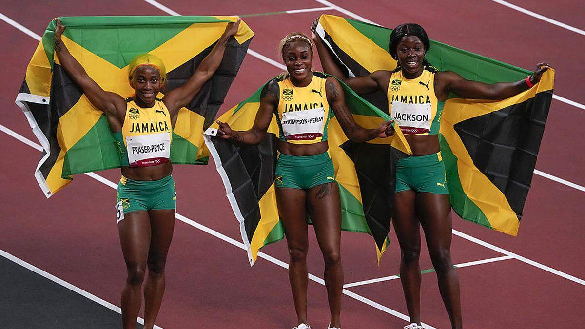 Elaine Thompson-Herah (Gold), Shelly-Ann Fraser-Pryce (Silber) und Shericka Jackson (Bronze)