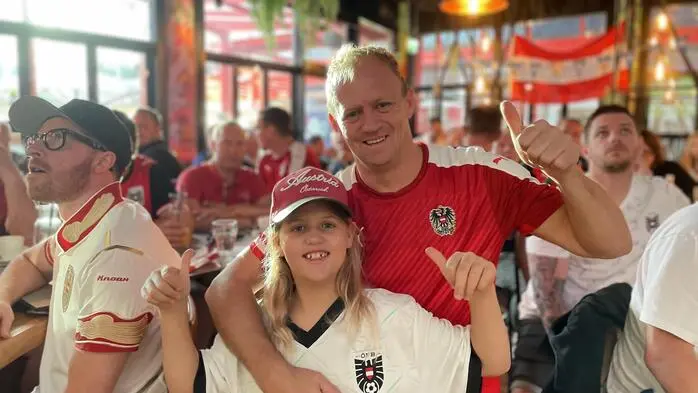 Jubel bei Kathi und Thomas Zuber, Betreiber des Coconut in Spielberg