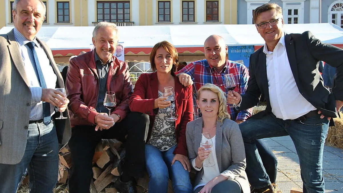 Blaschitz, Schober, Stadträtin Angelika Kuss-Bergner, Grebenjak, Nicole Malle und Kräuter (von links)