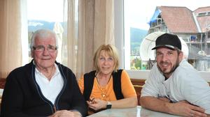 Sepp, Maria und Andi Gabriel beim Interview