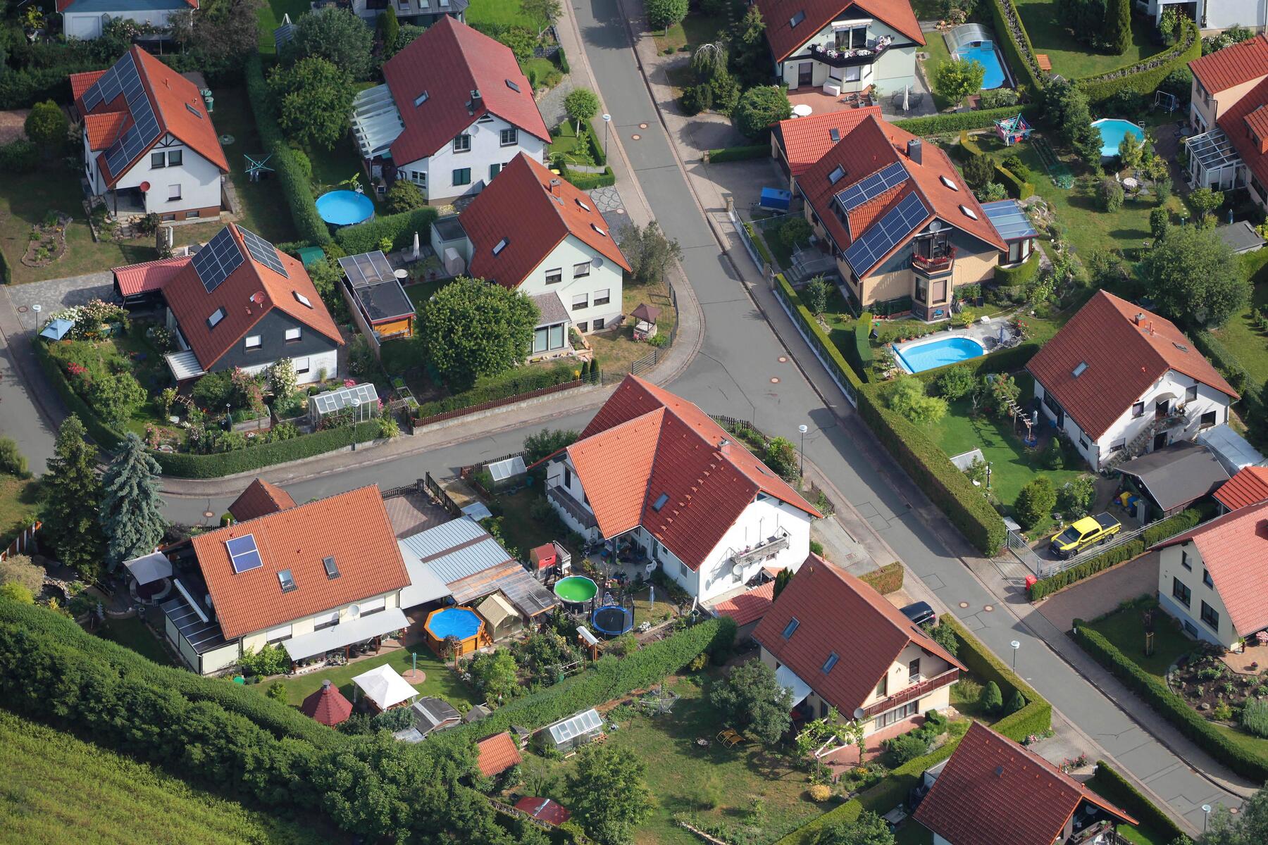 Pro und Kontra: Soll man das Befüllen von privaten Pools verbieten?