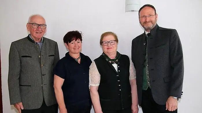 Vor rund drei Jahren wurde der politisch unabhängige Kainacher Pensionistenverein von Altbürgermeister Bruno Schwab (l.) gegründet. Heute umfasst der Verein 104 Mitglieder.