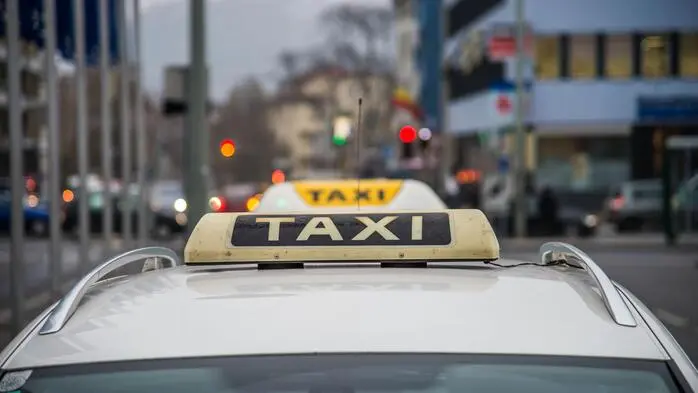 Wer am Mittwoch in der Früh ein Taxi brauchte, brauchte starke Nerven
