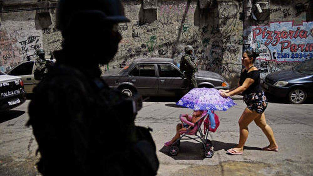 Polizeikontrolle in der Favela Jacarezinho